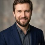 Портрет эксперта Луки, автора руководств по мобильным онлайн-казино от команды Casino Licious